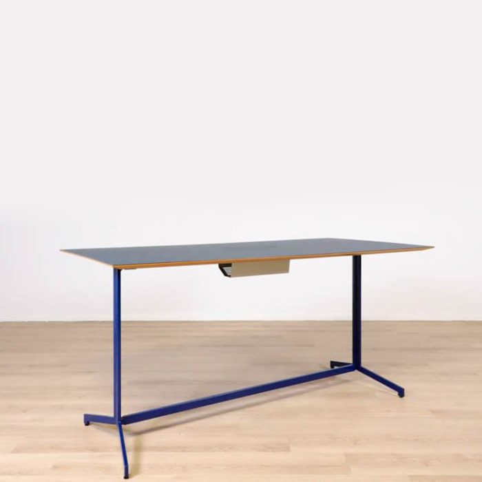 31012025-IMG_0942-1 Madison højt konferencebord