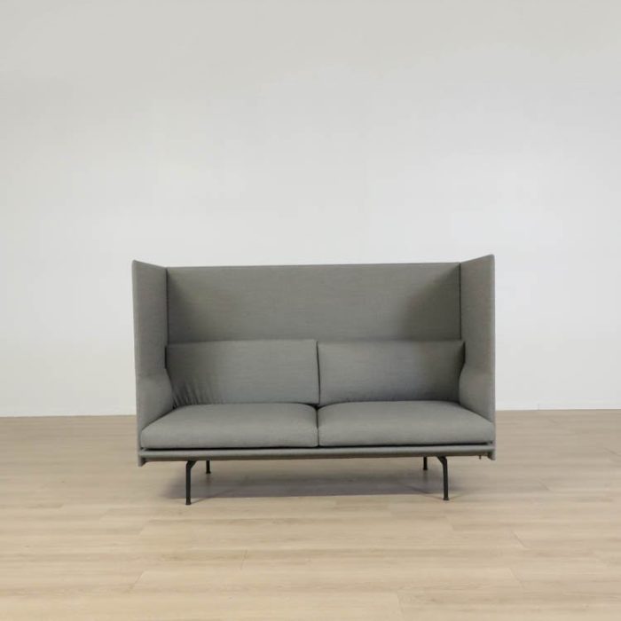 Soffa Outline Highback