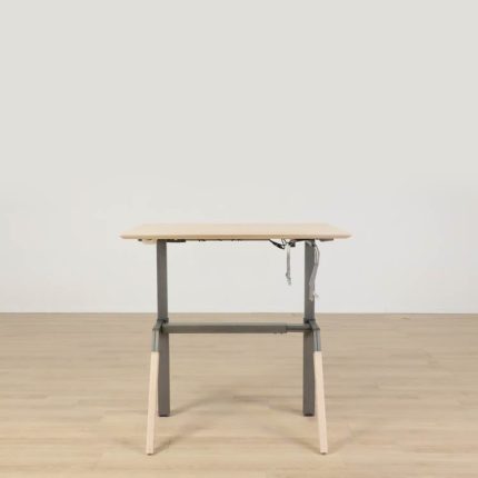 Elektrisk højdejusterbart skrivebord