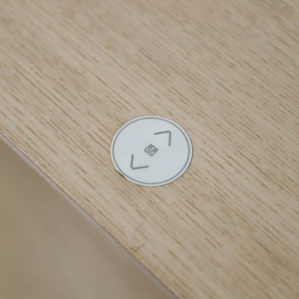 Elektrisk højdejusterbart skrivebord