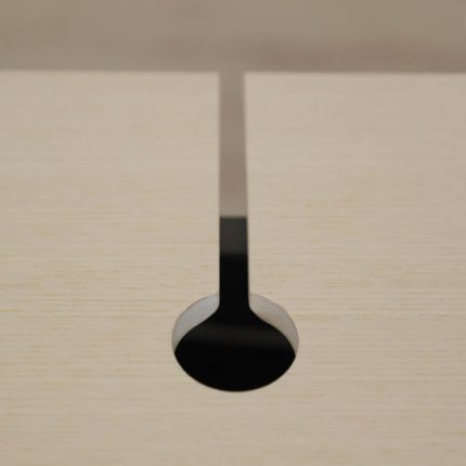 Elektrisk højdejusterbart skrivebord