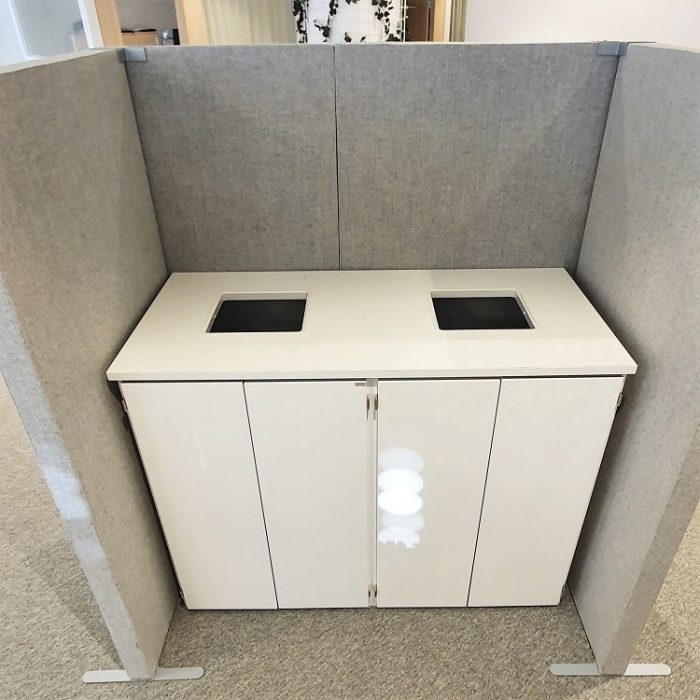 Textilbås med förvaring och pappersåtervinning