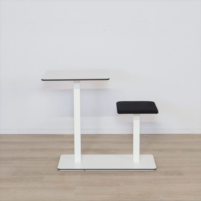 Søjlebord med skammel Ponoq | KARL ANDERSON & SÖNER Søjlebord med skammel Ponoq