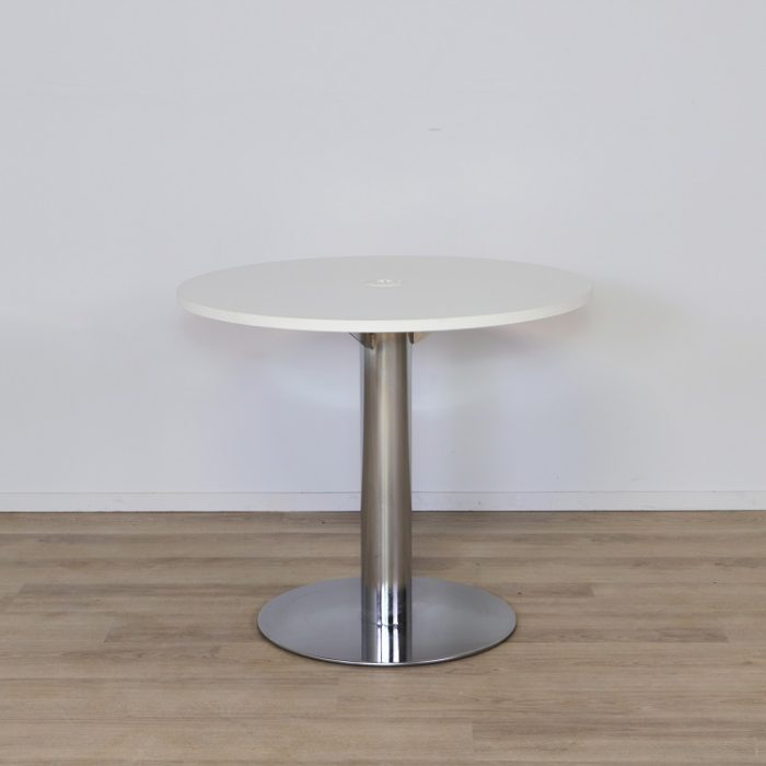 Bord med eluttag | RAFZ Bord med elektriske udtag