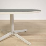 Rundt sofabord med fjer