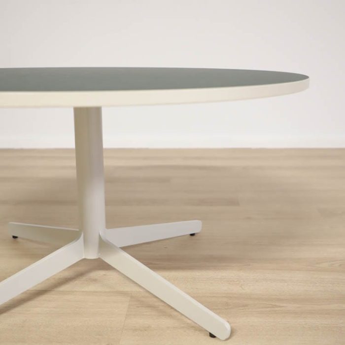 Rundt sofabord med fjer