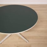 Rundt sofabord med fjer