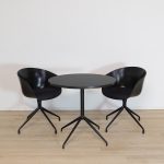 Sort konferencestol Om en stol