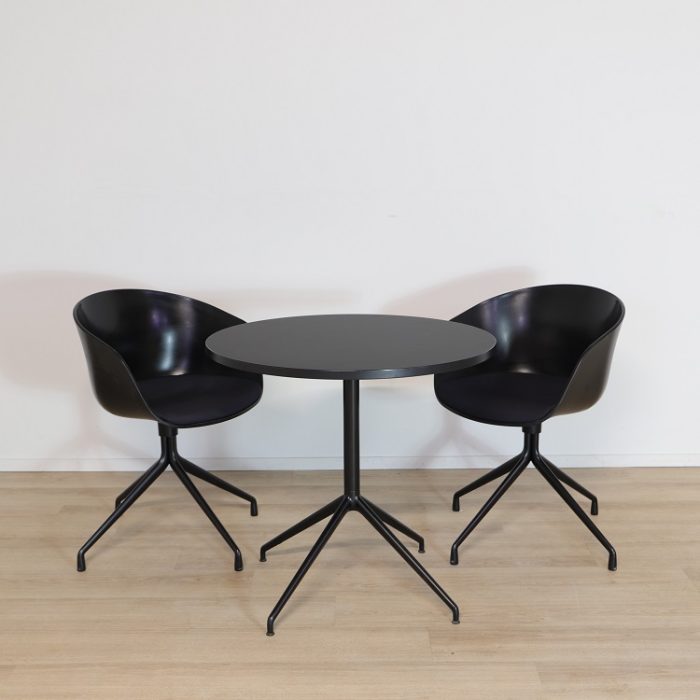 Sort konferencestol Om en stol