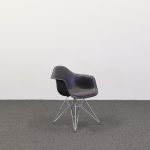 Stol Eames Plastic Armchair DAR