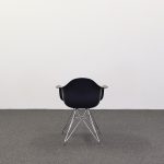 Stol Eames Plastic Armchair DAR