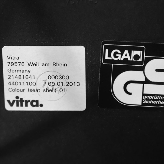 Stol Eames Plastic Armchair DAR