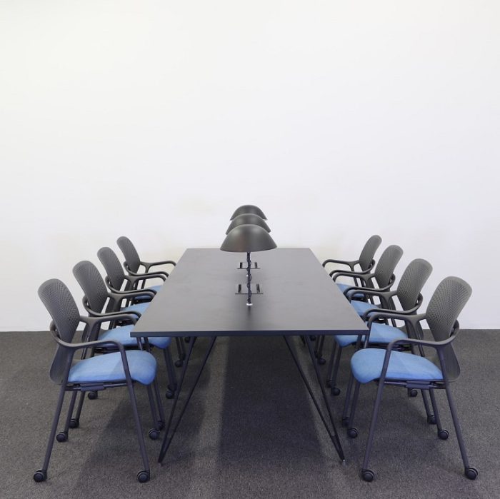 Fastgør konferencebord