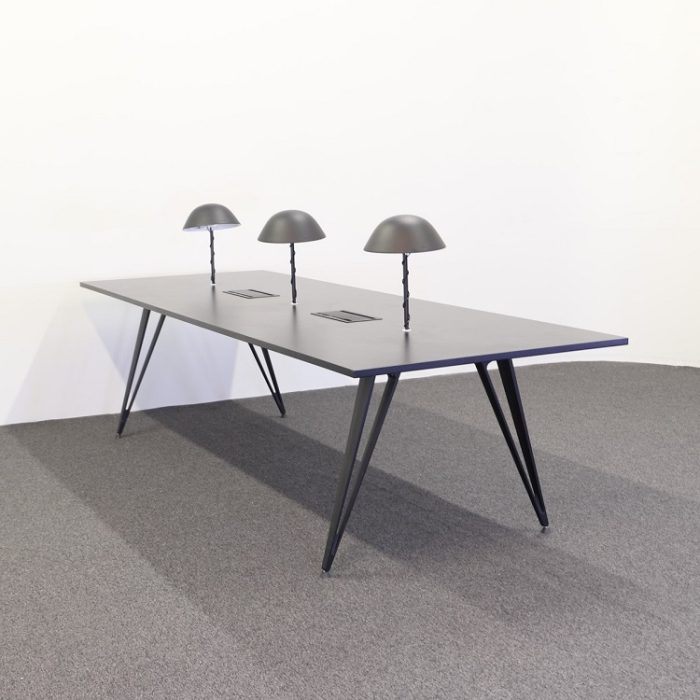 Fastgør konferencebord