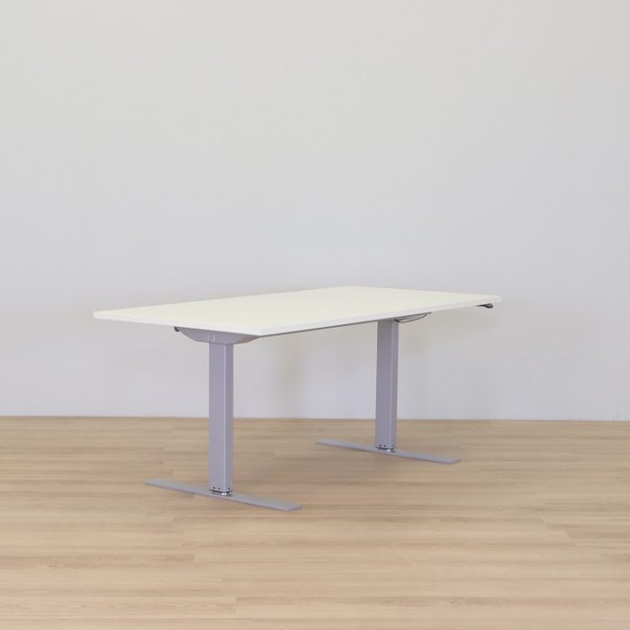 Elektriskt höj- och sänkbart skrivbord