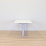 Elektriskt höj- och sänkbart skrivbord