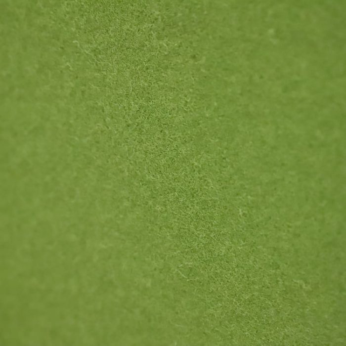 Skrivebord med bordskærm