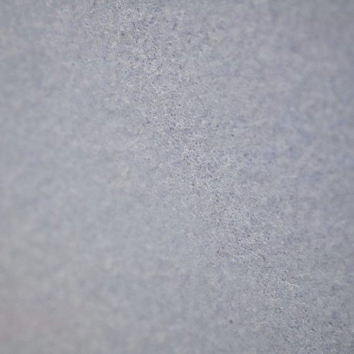 Skrivebord med bordskærm