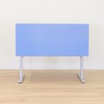 Skrivebord med bordskærm