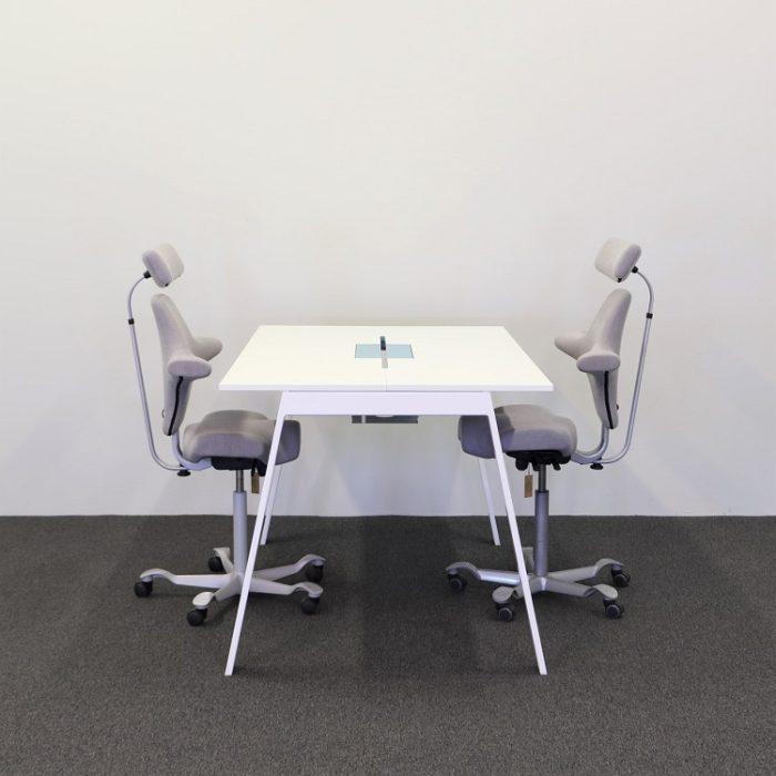 Mødebord i flere dele