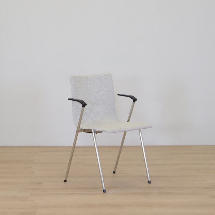 Konferensstol helklädd | MARTELA Konferensstol helklädd