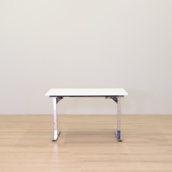 Elektriskt höj- och sänkbart skrivbord