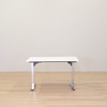 Elektriskt höj- och sänkbart skrivbord