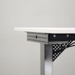 Elektriskt höj- och sänkbart skrivbord