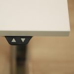 Elektriskt höj- och sänkbart skrivbord