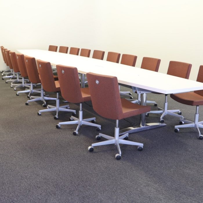 Långt konferensbord | RAFZ Långt konferensbord