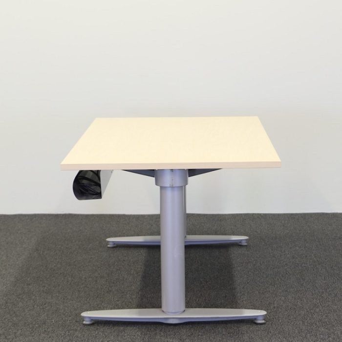 Højdejusterbart skrivebord