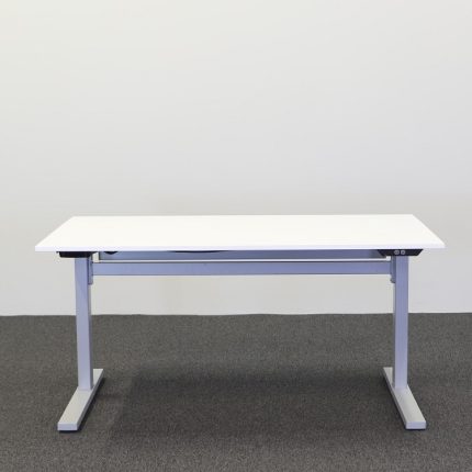 Elektriskt höj- och sänkbart skrivbord