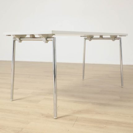 Hurtigt sammenklappeligt klapbord