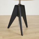 Bord Screw Café Table