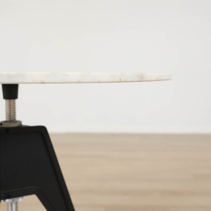 Bord Screw Café Table