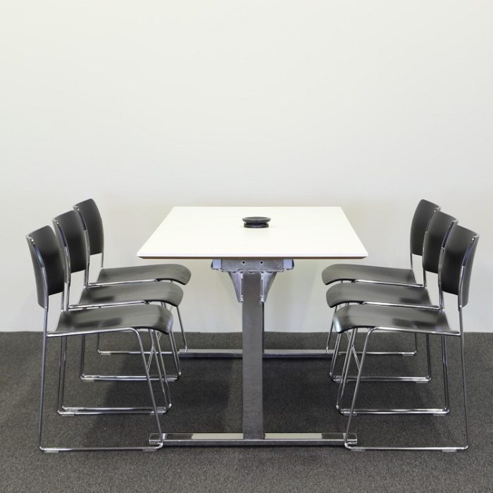 Mötesbord med högtalare | SA MÖBLER Mødebord med højttalere