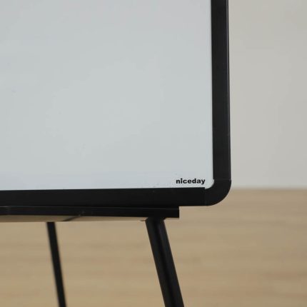 Højdejusterbar whiteboardtavle