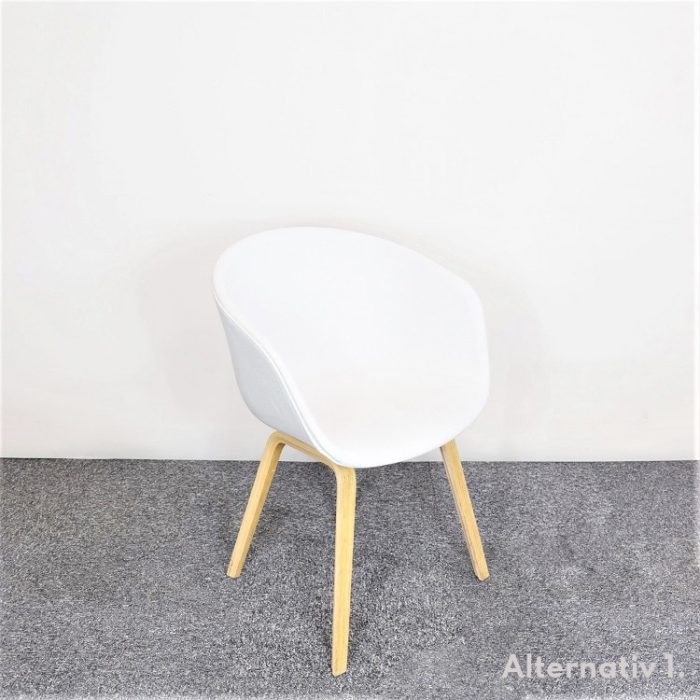 Konferensstol AAC 23/43 | HAY Formand for konferencen AAC 23/43