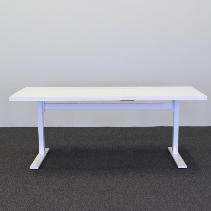 Elektriskt höj- och sänkbart skrivbord