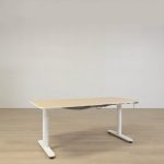 Elektriskt Höj-och sänkbart skrivbord Bekant