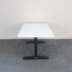 Elektrisk højdejusterbart skrivebord Bekant