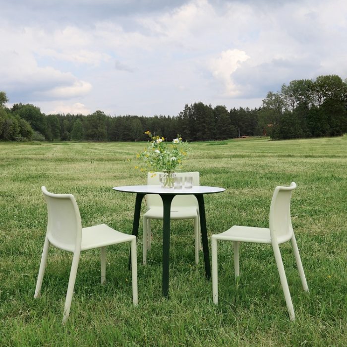 Runt utomhusbord Table First | MAGIS Runt utomhusbord Table First