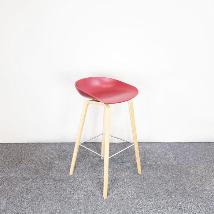Barstol About a Stool 32 | HAY Barstol Om en skammel 32