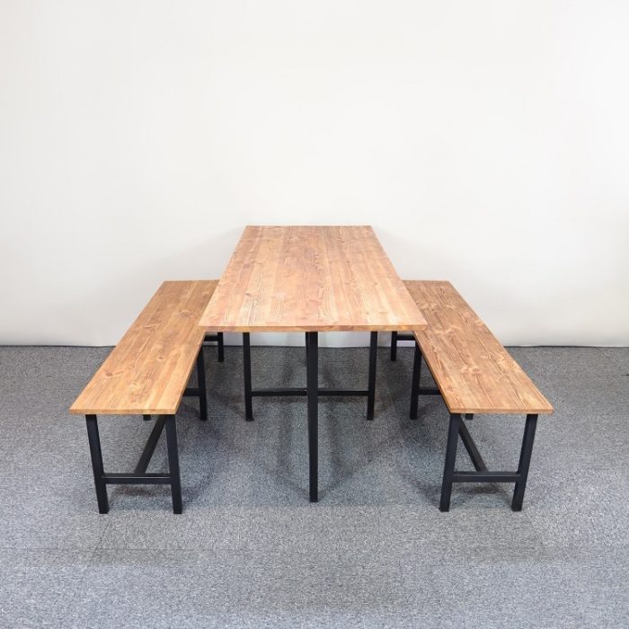 Matgrupp med bänkar Matgrupp med bänkar