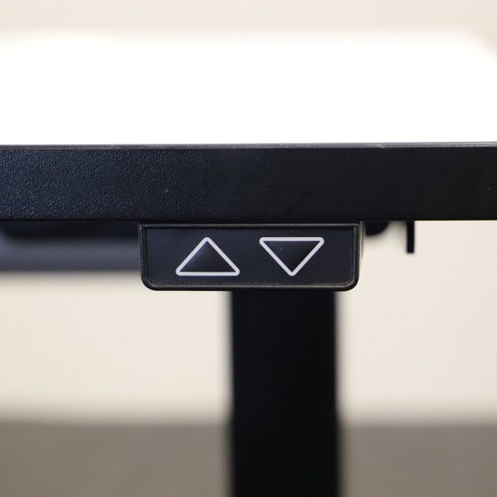 Elektrisk højdejusterbart skrivebord 140 cm