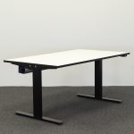 Elektrisk højdejusterbart skrivebord 140 cm