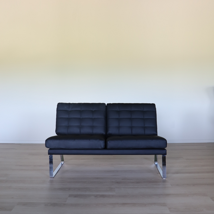 Sofa med fodskammel