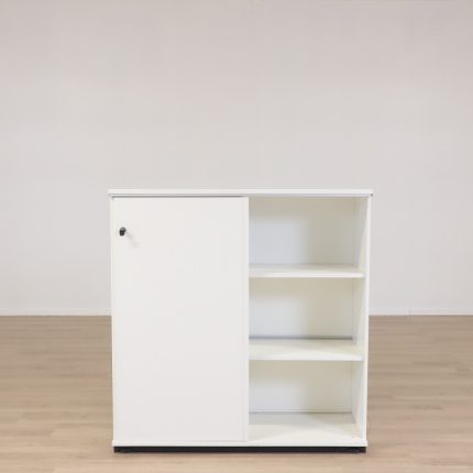 Opbevaring i skydedør