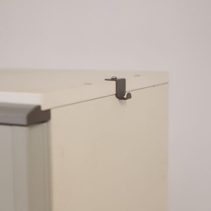 Opbevaring i skydedør