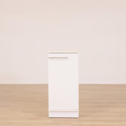 Opbevaring i skydedør